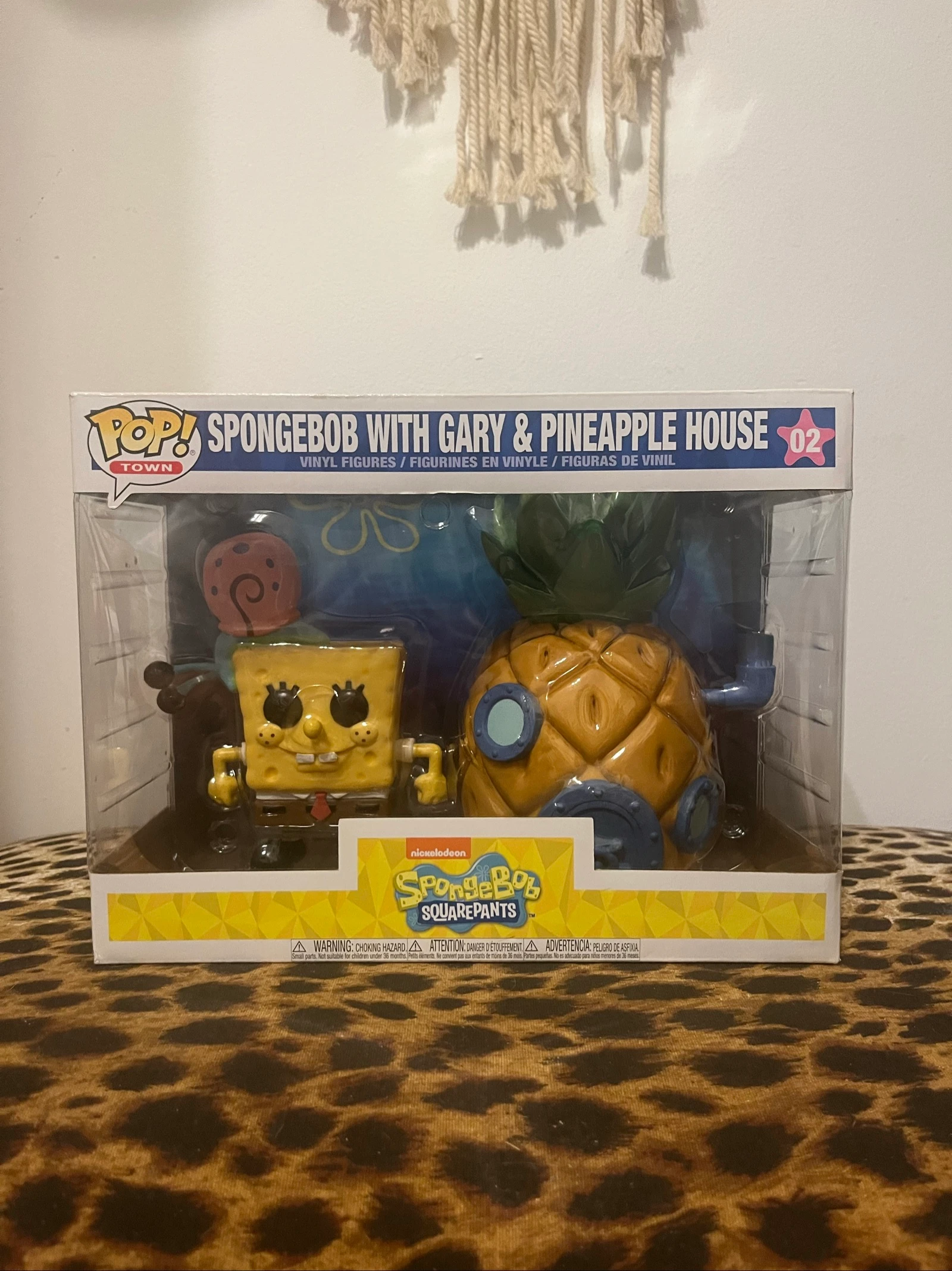 Funko Pop Spongebob with Gary & Pineapple House